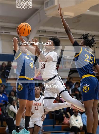 Thumbnail 1 in South View vs. New Life Christian Academy (MLK Dream Jam 2024) photogallery.
