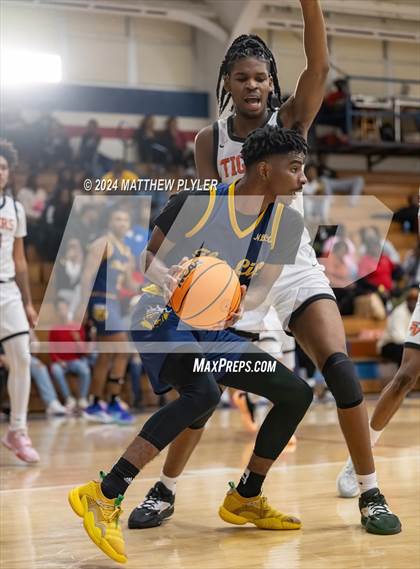 Thumbnail 3 in South View vs. New Life Christian Academy (MLK Dream Jam 2024) photogallery.