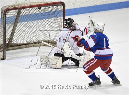 Thumbnail 2 in Glastonbury vs. Greenwich (CIAC D1 Semifinal) photogallery.