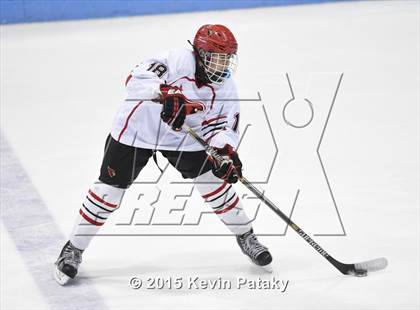 Thumbnail 1 in Glastonbury vs. Greenwich (CIAC D1 Semifinal) photogallery.