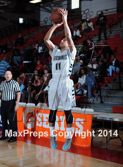 Thumbnail 2 in Renaissance Academy vs. View Park (CIF SoCal Regional D5 Final) photogallery.