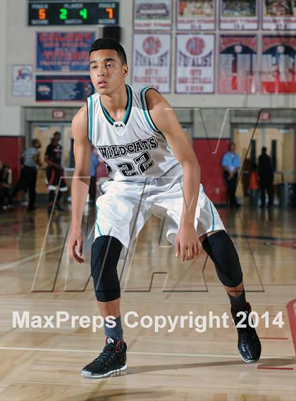 Thumbnail 2 in Renaissance Academy vs. View Park (CIF SoCal Regional D5 Final) photogallery.