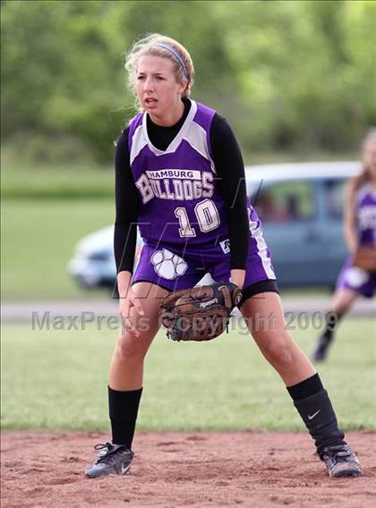 Thumbnail 2 in Hamburg vs West Seneca East (Section 6 Class A Prequarterfinal) photogallery.