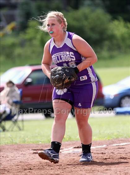 Thumbnail 2 in Hamburg vs West Seneca East (Section 6 Class A Prequarterfinal) photogallery.