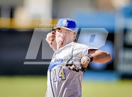 Thumbnail 1 in Santa Margarita @ Villa Park photogallery.