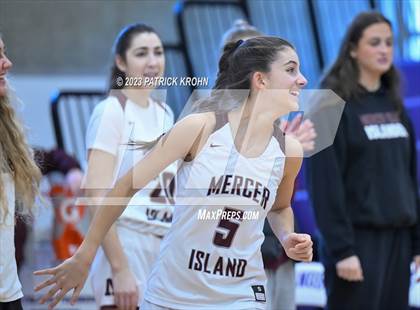Thumbnail 2 in Hazen vs. Mercer Island photogallery.