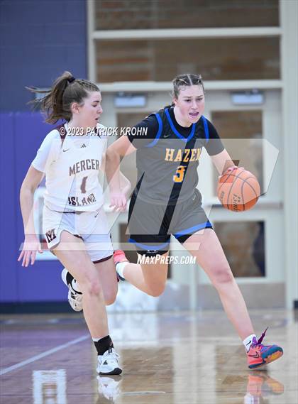 Thumbnail 3 in Hazen vs. Mercer Island photogallery.