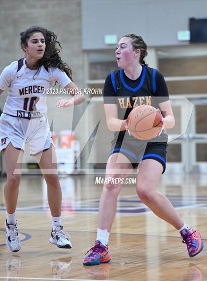 Thumbnail 3 in Hazen vs. Mercer Island photogallery.