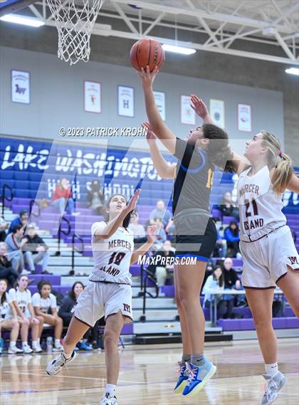 Thumbnail 3 in Hazen vs. Mercer Island photogallery.