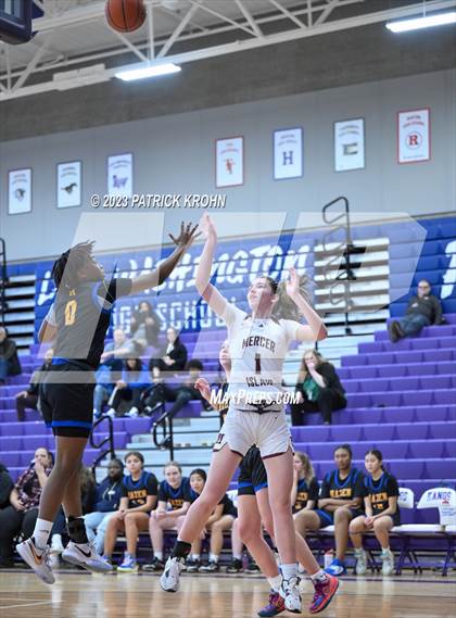 Thumbnail 3 in Hazen vs. Mercer Island photogallery.