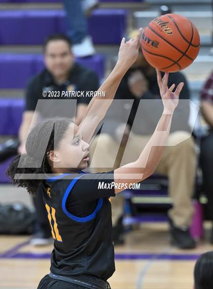Thumbnail 1 in Hazen vs. Mercer Island photogallery.