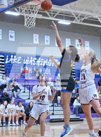 Thumbnail 1 in Hazen vs. Mercer Island photogallery.