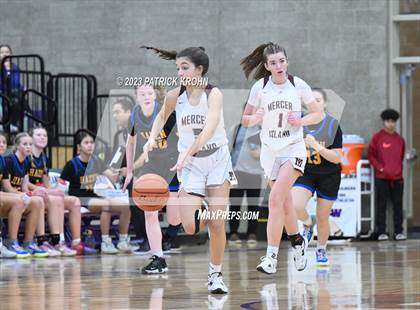 Thumbnail 1 in Hazen vs. Mercer Island photogallery.