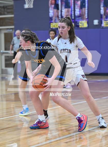 Thumbnail 3 in Hazen vs. Mercer Island photogallery.