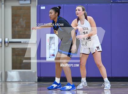 Thumbnail 1 in Hazen vs. Mercer Island photogallery.