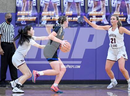 Thumbnail 2 in Hazen vs. Mercer Island photogallery.