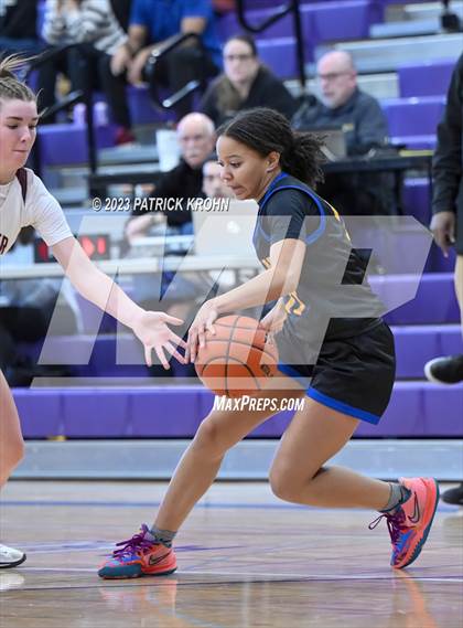 Thumbnail 1 in Hazen vs. Mercer Island photogallery.