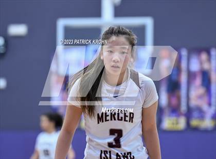 Thumbnail 2 in Hazen vs. Mercer Island photogallery.