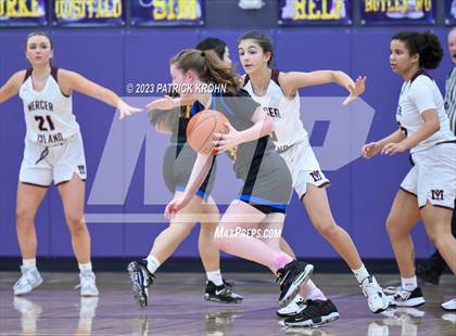 Thumbnail 2 in Hazen vs. Mercer Island photogallery.