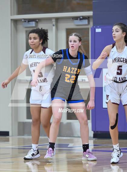 Thumbnail 1 in Hazen vs. Mercer Island photogallery.