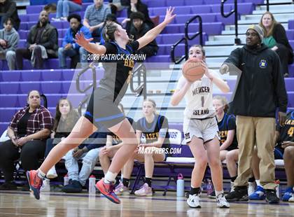 Thumbnail 2 in Hazen vs. Mercer Island photogallery.
