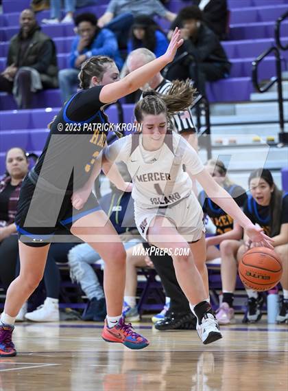 Thumbnail 1 in Hazen vs. Mercer Island photogallery.
