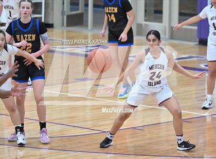 Thumbnail 1 in Hazen vs. Mercer Island photogallery.