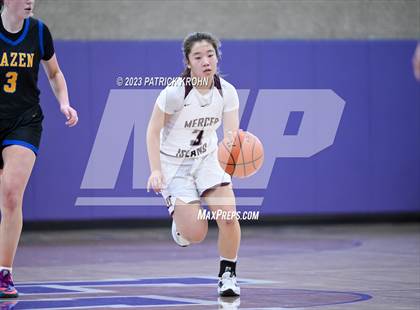 Thumbnail 1 in Hazen vs. Mercer Island photogallery.