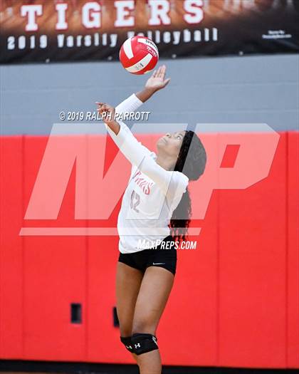 Thumbnail 1 in Alief Hastings vs. Fort Bend Travis photogallery.