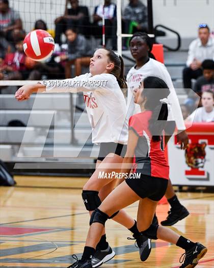 Thumbnail 1 in Alief Hastings vs. Fort Bend Travis photogallery.
