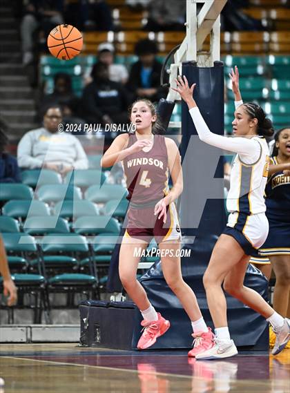 Thumbnail 3 in Windsor vs. Northfield (CHSAA 5A Great 8) photogallery.