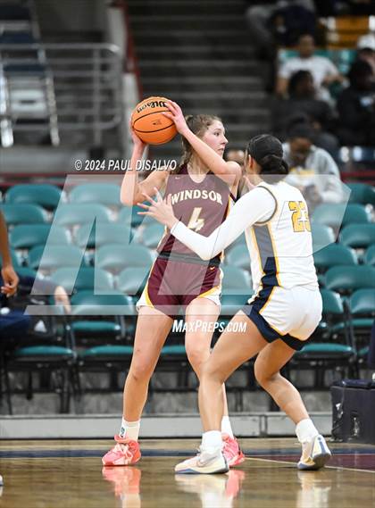 Thumbnail 2 in Windsor vs. Northfield (CHSAA 5A Great 8) photogallery.