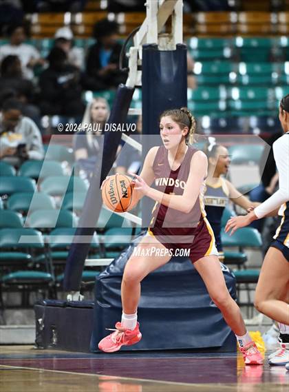 Thumbnail 2 in Windsor vs. Northfield (CHSAA 5A Great 8) photogallery.