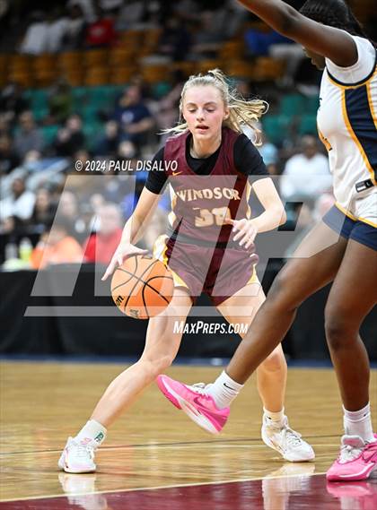 Thumbnail 3 in Windsor vs. Northfield (CHSAA 5A Great 8) photogallery.
