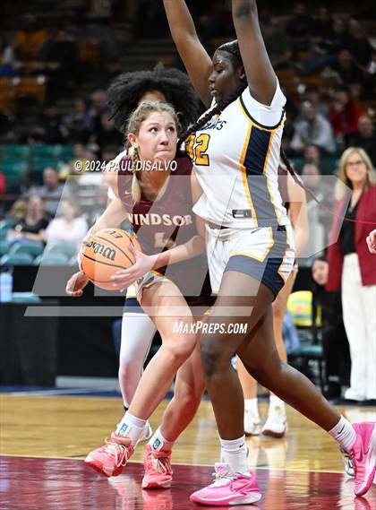 Thumbnail 2 in Windsor vs. Northfield (CHSAA 5A Great 8) photogallery.