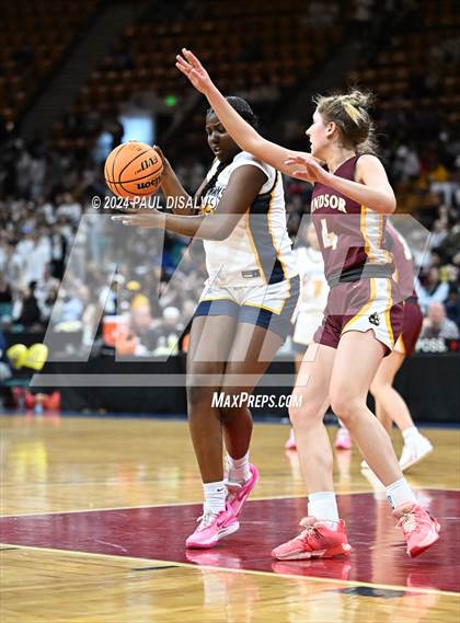 Thumbnail 1 in Windsor vs. Northfield (CHSAA 5A Great 8) photogallery.