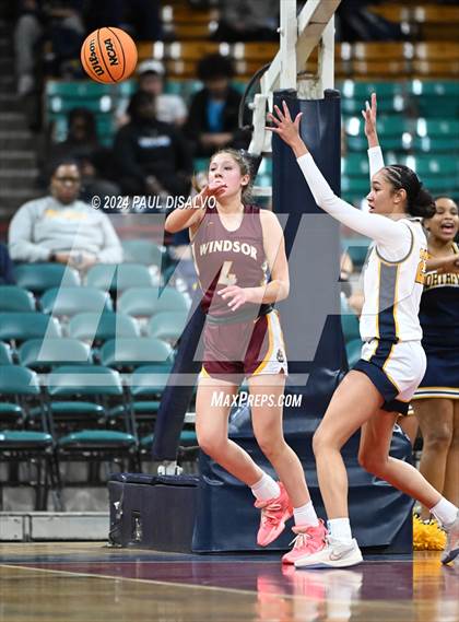 Thumbnail 2 in Windsor vs. Northfield (CHSAA 5A Great 8) photogallery.