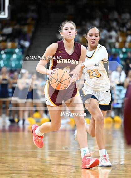 Thumbnail 2 in Windsor vs. Northfield (CHSAA 5A Great 8) photogallery.