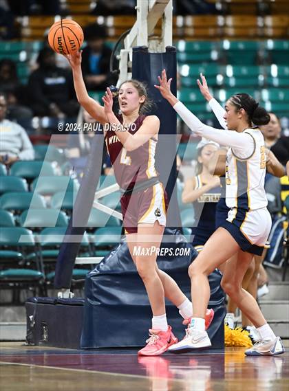 Thumbnail 1 in Windsor vs. Northfield (CHSAA 5A Great 8) photogallery.