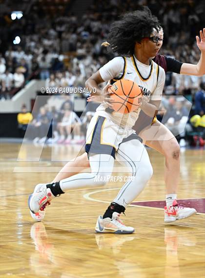 Thumbnail 3 in Windsor vs. Northfield (CHSAA 5A Great 8) photogallery.