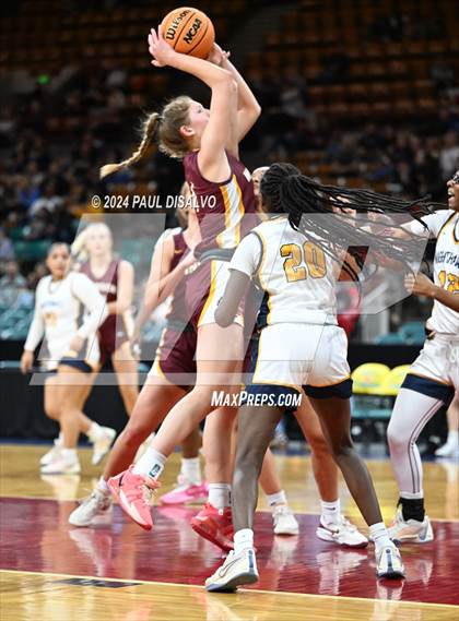 Thumbnail 2 in Windsor vs. Northfield (CHSAA 5A Great 8) photogallery.