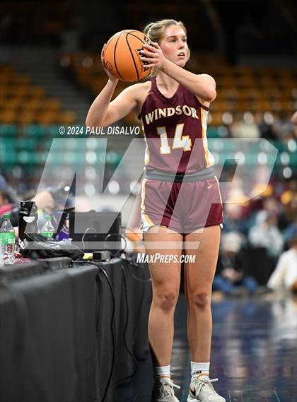 Thumbnail 1 in Windsor vs. Northfield (CHSAA 5A Great 8) photogallery.