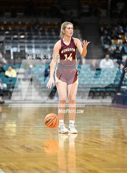 Thumbnail 1 in Windsor vs. Northfield (CHSAA 5A Great 8) photogallery.