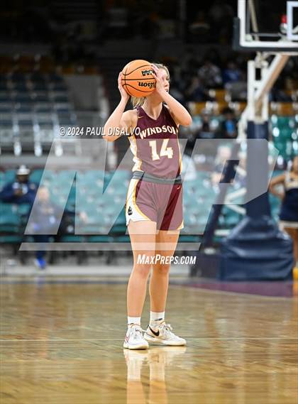 Thumbnail 1 in Windsor vs. Northfield (CHSAA 5A Great 8) photogallery.