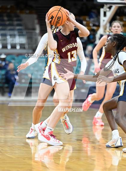 Thumbnail 1 in Windsor vs. Northfield (CHSAA 5A Great 8) photogallery.