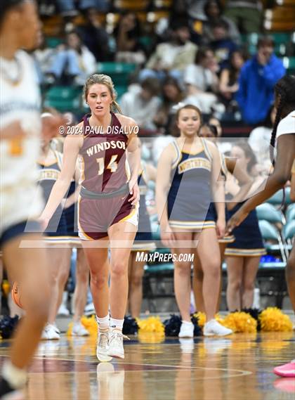 Thumbnail 3 in Windsor vs. Northfield (CHSAA 5A Great 8) photogallery.