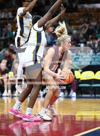 Thumbnail 2 in Windsor vs. Northfield (CHSAA 5A Great 8) photogallery.