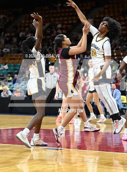 Thumbnail 1 in Windsor vs. Northfield (CHSAA 5A Great 8) photogallery.