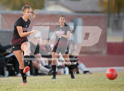 Thumbnail 2 in Red Mountain vs Maricopa (AIA 6A Round 1 Playoff) photogallery.