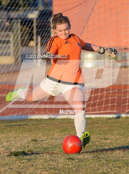Thumbnail 3 in Red Mountain vs Maricopa (AIA 6A Round 1 Playoff) photogallery.